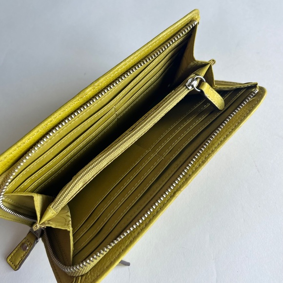 Fossil Yellow Genuine Leather Zip Closure Wallet - Picture 8 of 15